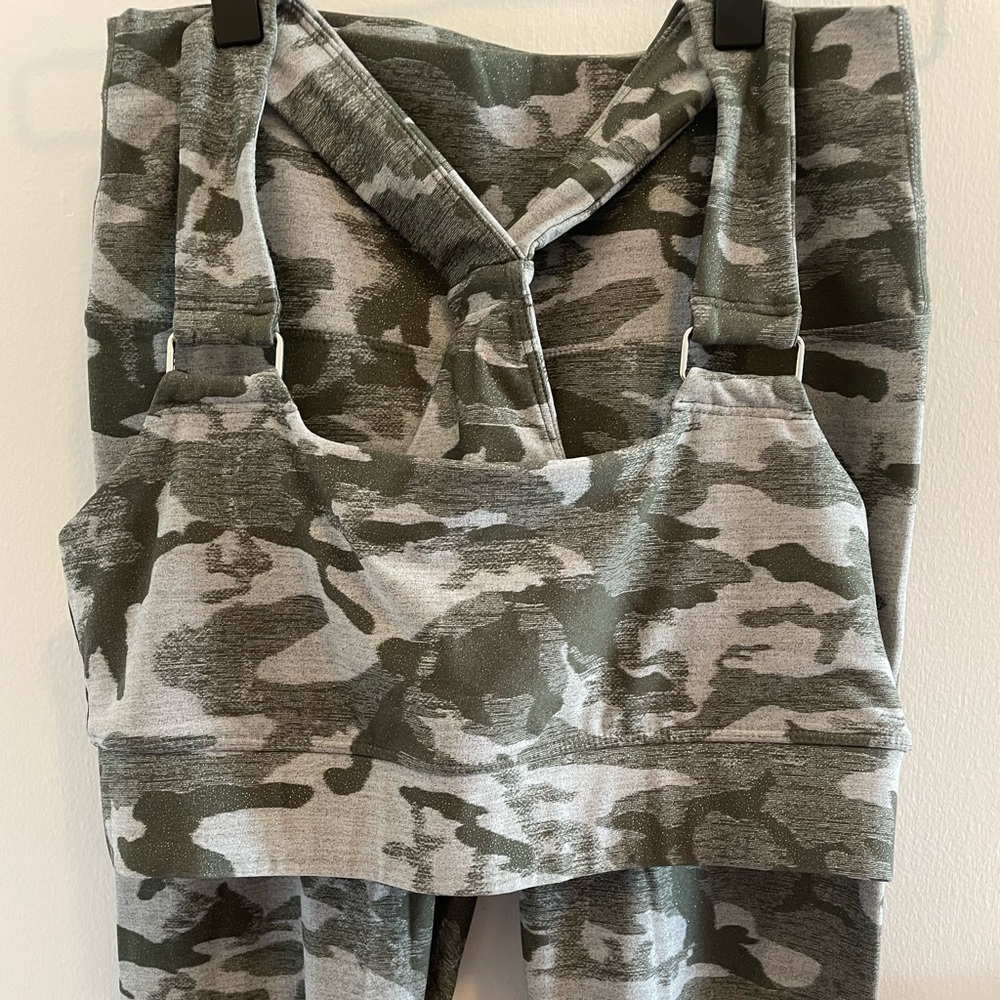 Carbon 38 workout set